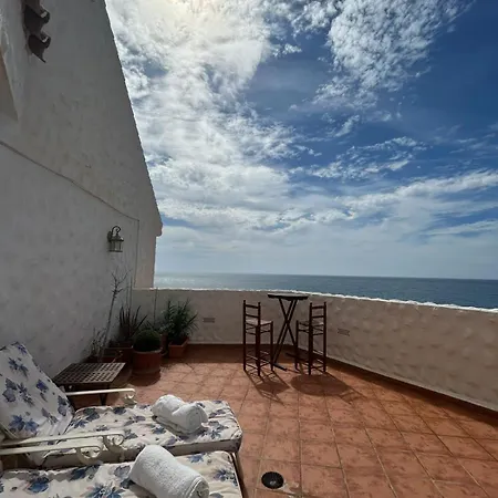 Atico Sobre El Mar Apartment